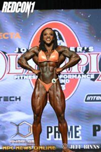 reshanna-boswell-olympia-2023-the-pro-fit-posing